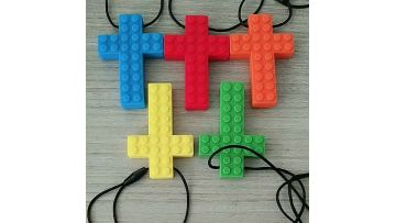 silicone cross teething toys.mp4