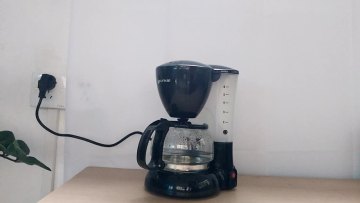 BECAUSE DESIGN COFFEE MAKER ANTI DRIP1