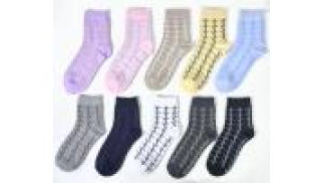 Factory Direct Wholesale custom logo Colorful ladies mid-tube socks Fashion Casual Patterned Fancy cute casual Women's socks1