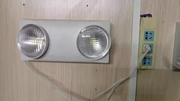 Non-maintained LED emergency light