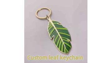 Leaf enamel keychain