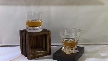 crystal whisky glasses with cigar holder