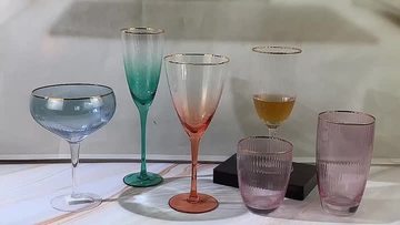 ribbed champagne glass set with gold rim