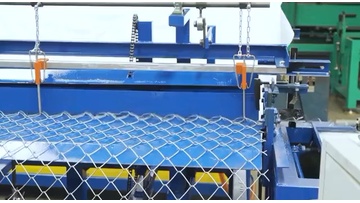 2.5m High-speed automatic chain link  fence making machine1