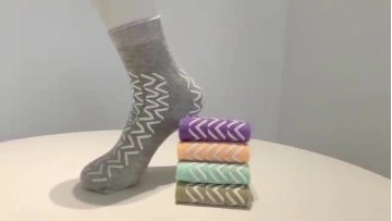 Non-slip floor socks Medical indoor polyester socks for men and women1