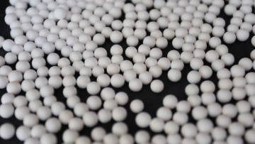 3-5mm activated alumina ball f200 desiccant activated aluminium oxide adsorbent for oxygen concentrator1