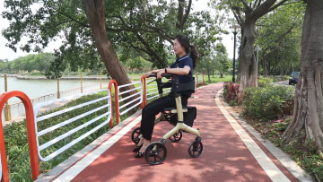 Folding Heavy duty Rollator  for Elderly and Disabled people1