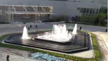 pool fountain in Hyatt Shanghai