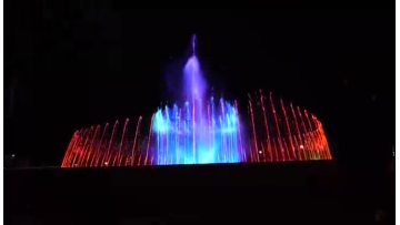 Large hotel programmed fountain