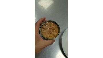 Canned Tuna Chunk In Vegetable Oil.mp4