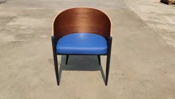 Good quality soft upholstery seat plywood dining chair with iron leg1