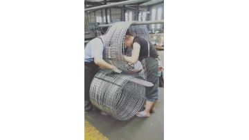 Galvanized razor barbed wire type BTO-22/CBT-65 concertina wire for airport prison1