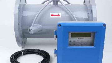 Two-channel ultrasonic flowmeter