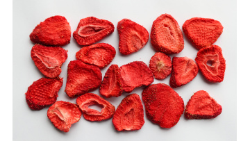 Delicious Dehydrated Strawberry Slices