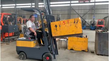 1-1.5t electric forklift.mp4