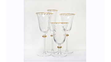 Champagne glass with gold twill