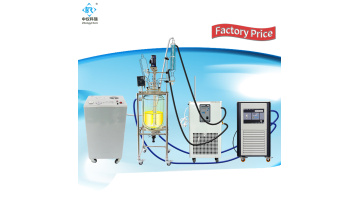 Laboratory glass reactors with heating cooling machine