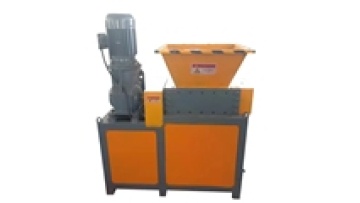 Manufacturers produce plastic barrel pulverizers Waste Tire Shredder / Rubber Crusher / Old Tire Recycling Machine1