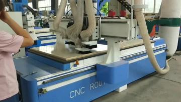 multiple spindles cnc router machine.mp4