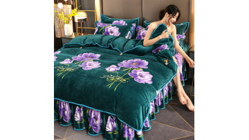 Printed velvet bedding set