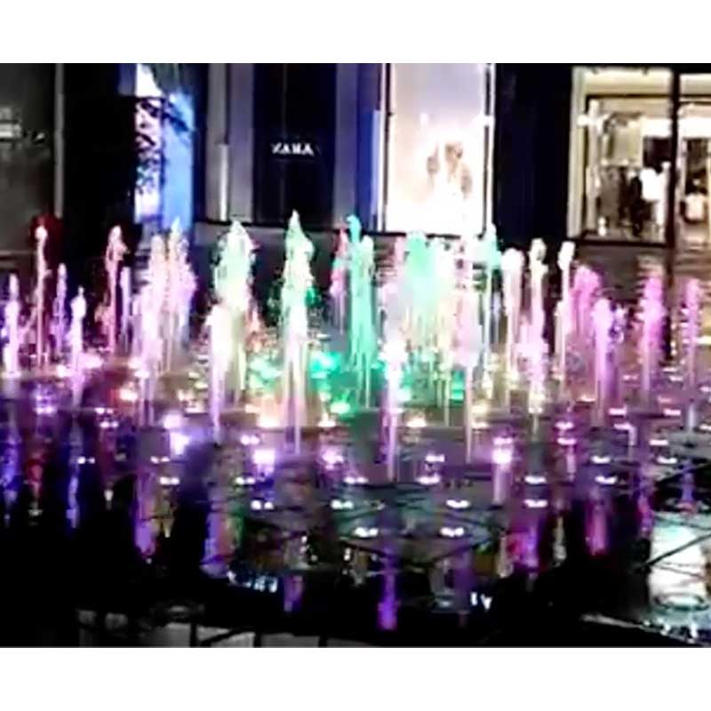 Dynamic Square Dry Spray N Shopping Malls