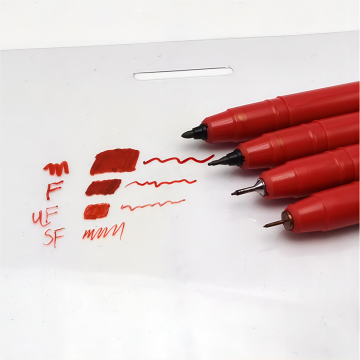 Japan Kuretake Zig Opaque Pen Red