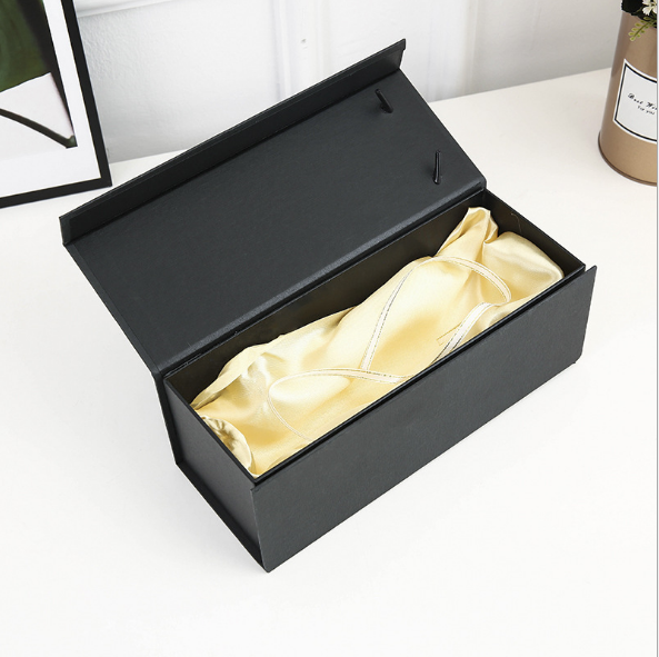 Folding Box With Satin