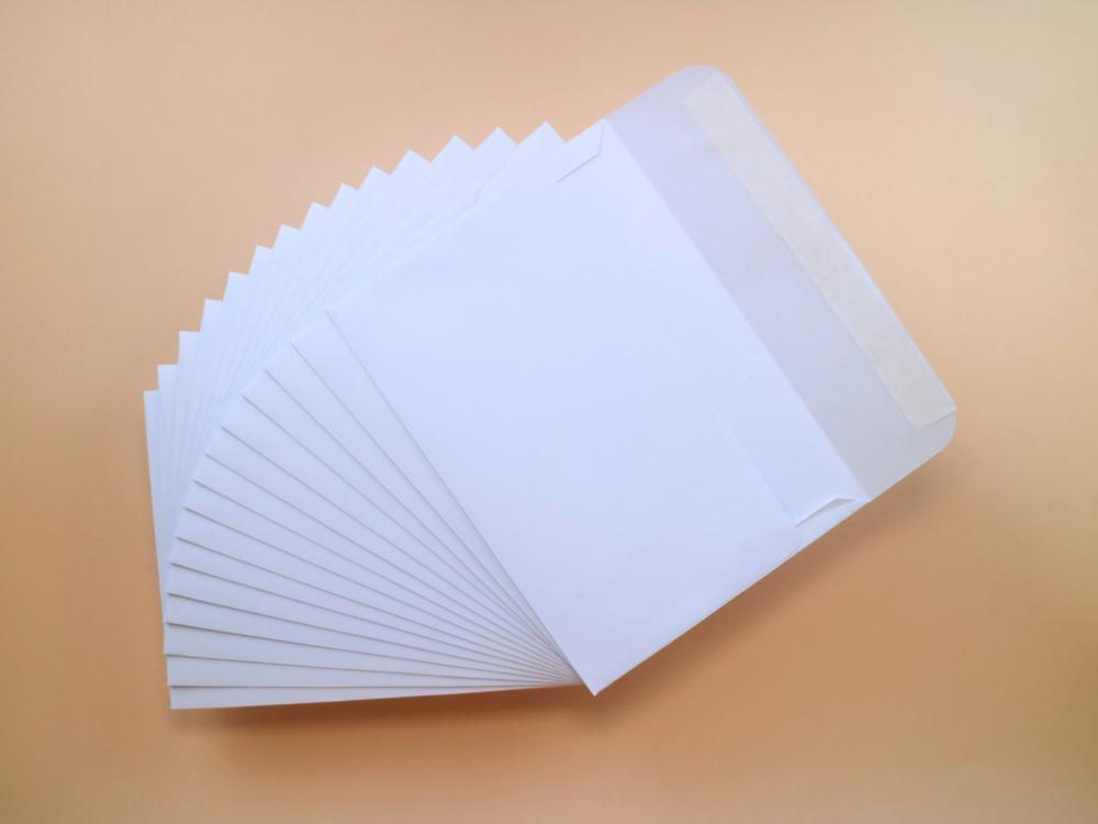 Closer Look Of Several A7 White Wallet Envelope