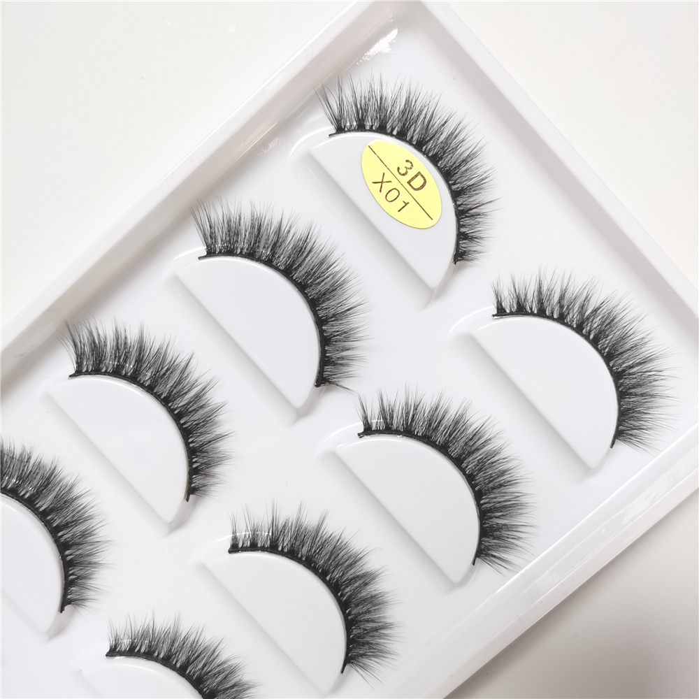 Pretty Strip Lashes