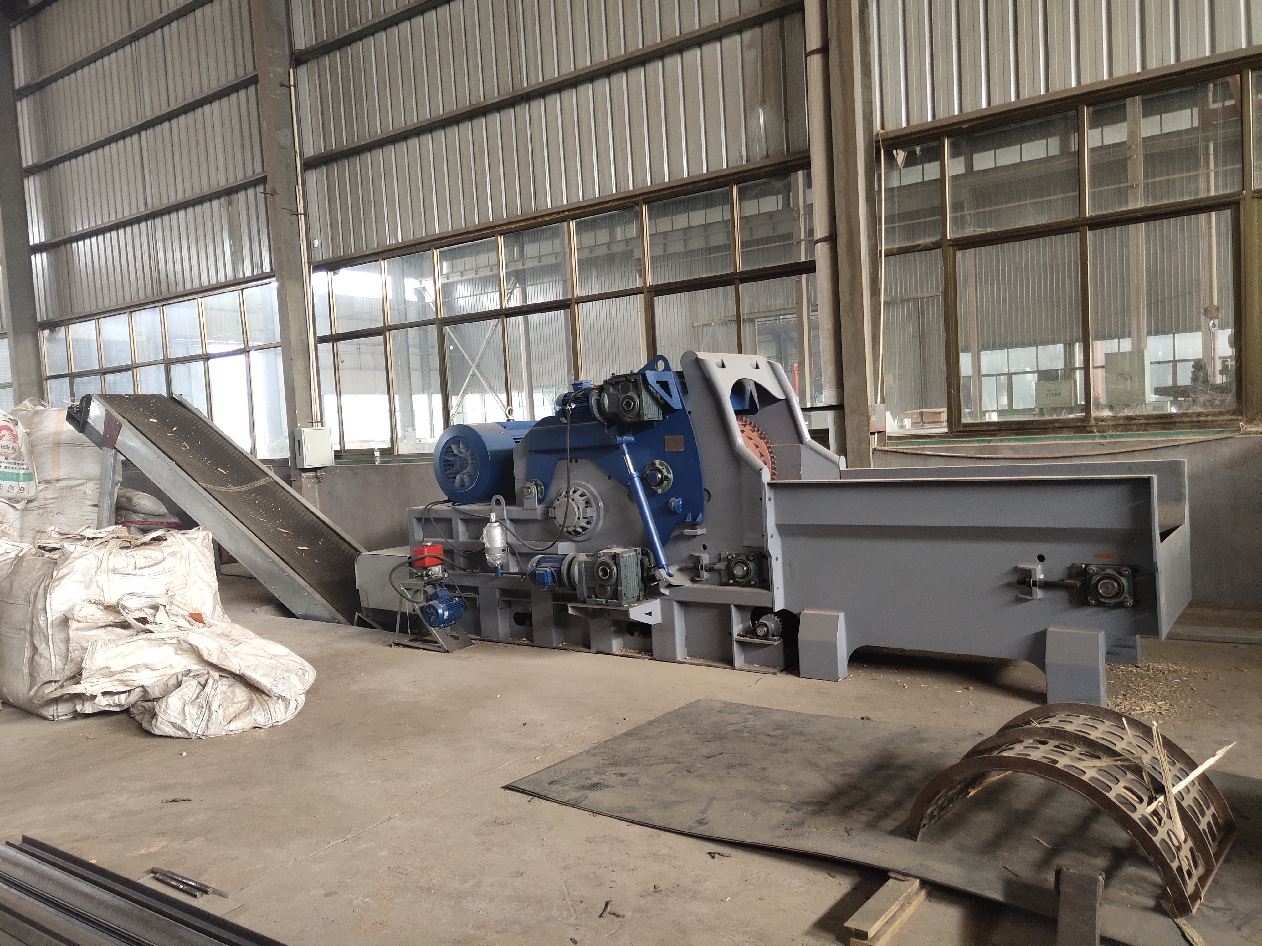 Equipments to Crush Timber to Chips